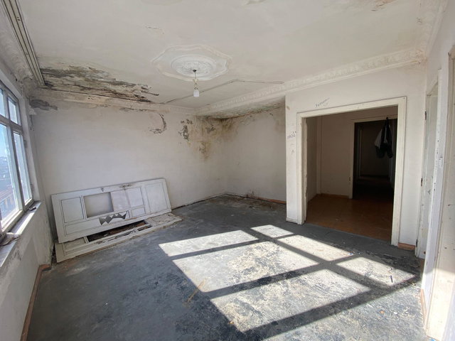GEDİKPAŞA’DA SATILIK 3+1 DAİRE