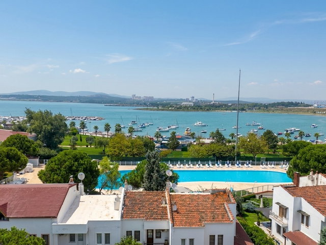 KASTEL TATIL KÖYÜ YAPILI, KAPANMAZ DENIZ MANZARALI , SATILIK 2+1