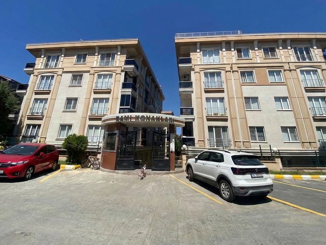 EYÜPSULTAN RAMİ KONAKLARI’NDA GİRİŞ KAT 2+1 DAİRE