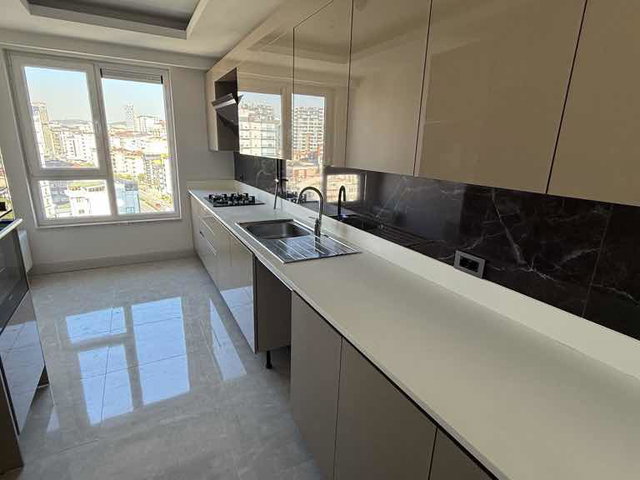 REMAX LOTUS’TAN REFRANS LOCA1 DA 3+1 KİRALIK DAİRE
