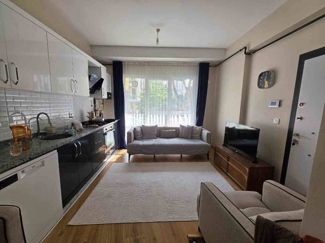MALTEPE BAĞLARBAŞI'NDA KİRALIK 2+1 DAİRE