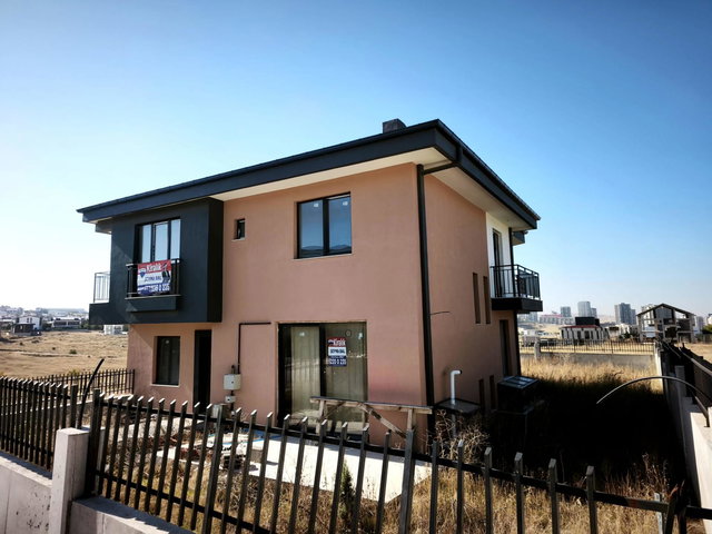 BEYTEPE’DE OFIS VE IŞYERI KULLANIMINA UYGUN KİRALIK 5+1 VİLLA