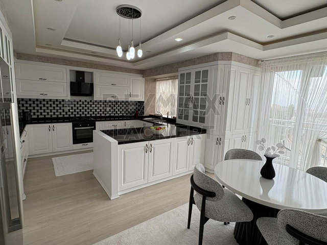 RE/MAX LACİVERT'TEN YEŞİL YAKUTİYEDE EŞYALI KİRALIK 3+1 DAİRE