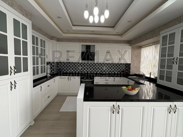 RE/MAX LACİVERT'TEN YEŞİL YAKUTİYEDE EŞYALI KİRALIK 3+1 DAİRE