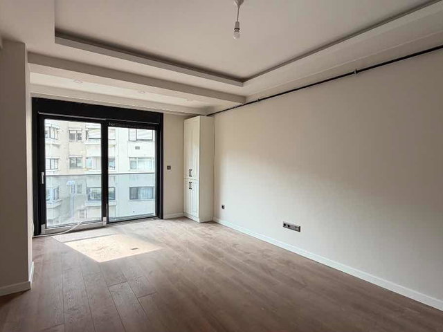 EMİRHAN CADDESİNDE YENİ BİNADA KIİRALIK 1+1 DAİRE