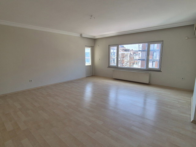 ÇEKMEKÖY MERKEZ’DE ALTINKOZA EVLERİ’NDE 3+1 | 140 M² | 2 BANYO | BALKON | KREDİYE UYGUN