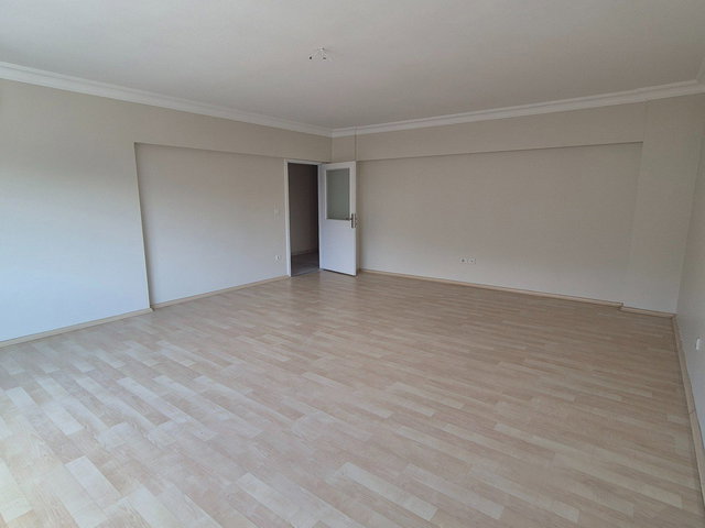ÇEKMEKÖY MERKEZ’DE ALTINKOZA EVLERİ’NDE 3+1 | 140 M² | 2 BANYO | BALKON | KREDİYE UYGUN
