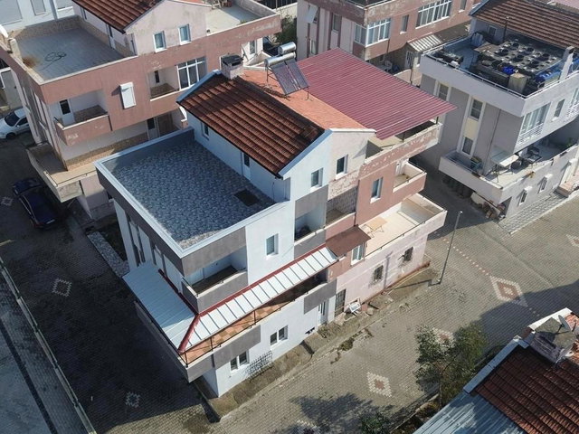 KUVAYİ MİLLİYE’DE SİTE İÇİNDE 255 M² 4+1 SATILIK TRİPLEKS VİLLA