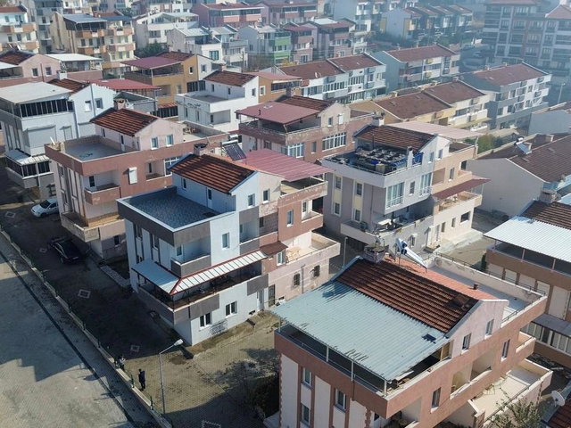 KUVAYİ MİLLİYE’DE SİTE İÇİNDE 255 M² 4+1 SATILIK TRİPLEKS VİLLA