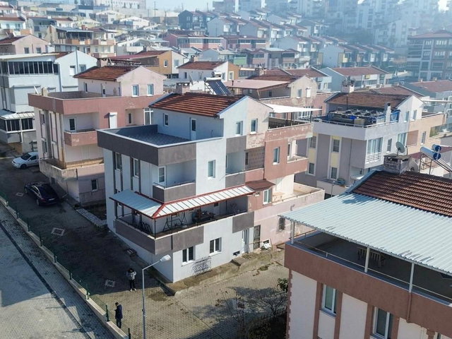 KUVAYİ MİLLİYE’DE SİTE İÇİNDE 255 M² 4+1 SATILIK TRİPLEKS VİLLA