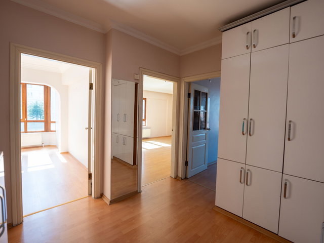AŞIK VEYSEL MAH.’DE GÜNEY-BATI CEPHELİ SATILIK 3+1  135 M² BALKONLU KREDİYE UYGUN