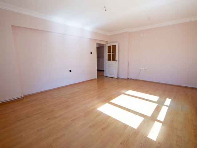 AŞIK VEYSEL MAH.’DE GÜNEY-BATI CEPHELİ SATILIK 3+1  135 M² BALKONLU KREDİYE UYGUN