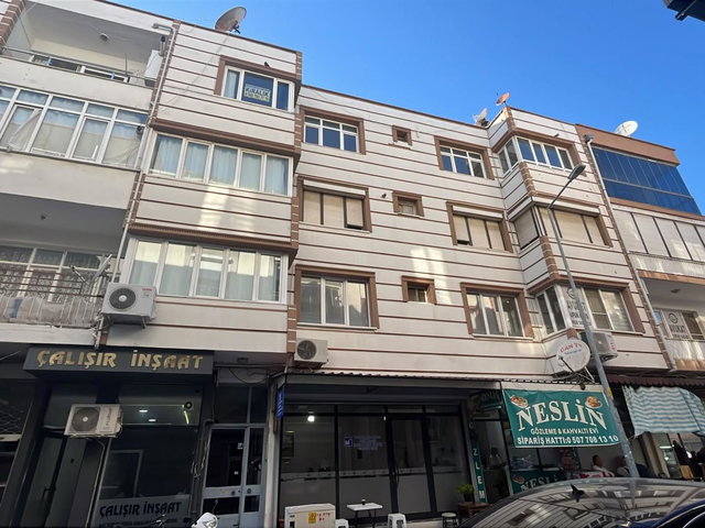 AKHİSAR İNÖNÜ'DE BELEDİYE DİBİNDE PRESTİJLİ MESKEN & OFİS 3+1 DAİRE