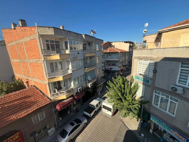 AKHİSAR İNÖNÜ'DE BELEDİYE DİBİNDE PRESTİJLİ MESKEN & OFİS 3+1 DAİRE
