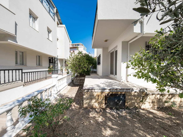 GÜZELBAHÇE ÇELEBI'DE TAM MÜSTAKIL KÖŞE KONUMLU 4+1 VILLA