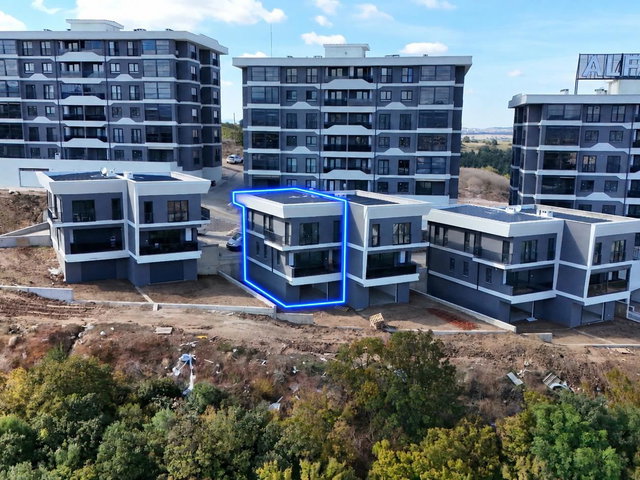 ALFA TEPE PREMIUM’DA MANZARALI, AKILLI EV SİSTEMLİ KİRALIK 4+1 VİLLA