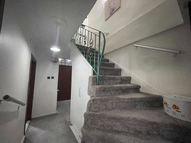 ATAKENT'TE ŞEHRIN MERKEZINDE MÜSTAKIL BAHÇELI SATILIK 5+1 VILLA