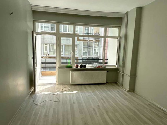 REMAX PRO İBRAHİM ECE DEN BAKIRKÖYDE MARMARAY, METRO, SAHILE 5 DAKIKA SATILIK DAIRE