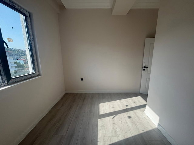 ATAKUM ÇAKIRLAR YALI MAHALLESİ'NDE DENİZE YÜRÜME MESAFESİNDE 2+1 MUTFAK SALON AYRI KİRALIK DAİRE