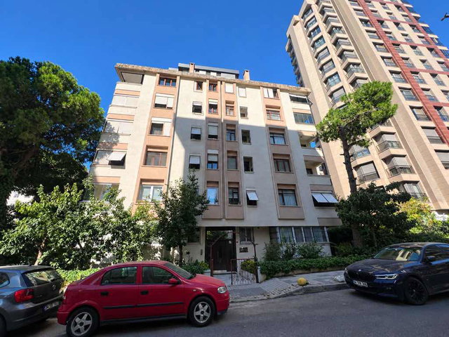 ERENKÖY’DE  MARMARAYA ÇOK YAKIN ÇİFT BALKONLU KİRALIK GENİŞ 3+1 DAİRE