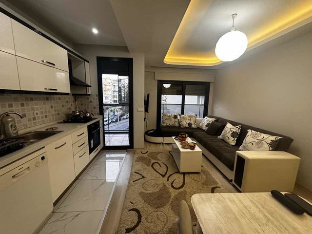 KARŞIYAKA’DA 1+1 EŞYALI KİRALIK DAİRE | BALKONLU, DOĞALGAZ KOMBİLİ, BOŞ VE HEMEN TESLİME HAZIR