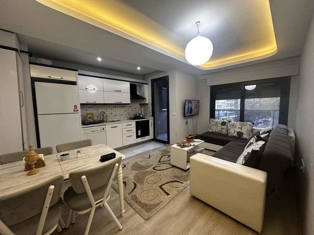 KARŞIYAKA’DA 1+1 EŞYALI KİRALIK DAİRE | BALKONLU, DOĞALGAZ KOMBİLİ, BOŞ VE HEMEN TESLİME HAZIR