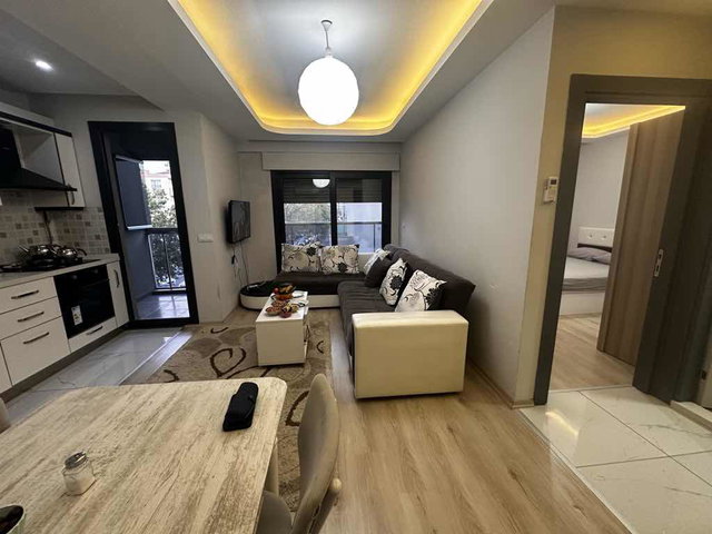 KARŞIYAKA’DA 1+1 EŞYALI KİRALIK DAİRE | BALKONLU, DOĞALGAZ KOMBİLİ, BOŞ VE HEMEN TESLİME HAZIR
