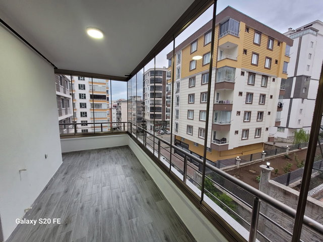 REMAX SEVCAN GÜRLEVİKTEN YENİMAHALLE'DE MUTFAK SALON AYRI KİRALIK 2+1 DAİRE
