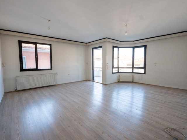 ÇANKAYA GÜVENEVLER’DE KİRALIK 3+1 DAİRE 2 BANYOLU BALKONLU
