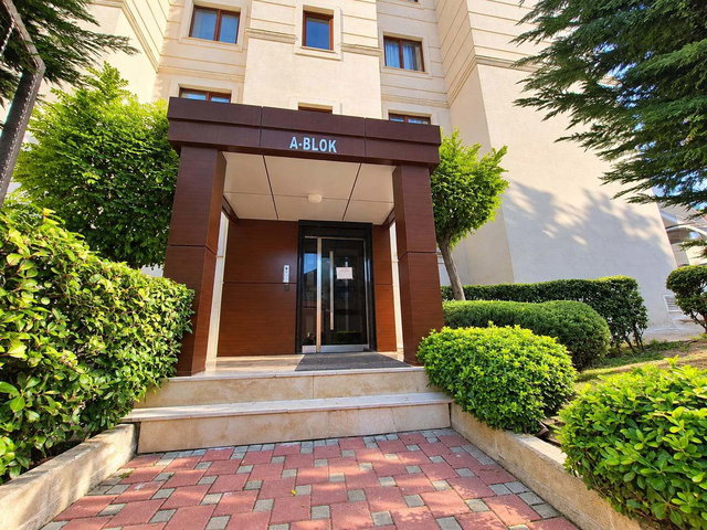 KARTAL YAKACIK GOLD LİFE SİTEİNDE  3+1 |OTOPARK | 3 CEPHELİ | BALKONLU | KREDİYE UYGUN