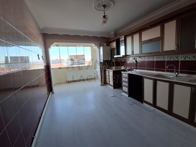 RE/MAX LACİVERT'TEN KAYAKYOLU'NDA KİRALIK 3+1 DAİRE