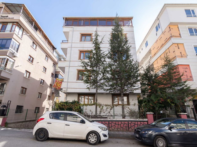 ERYAMAN MERKEZİ KONUMDA 3+1 YAPILI SATILIK DAİRE
