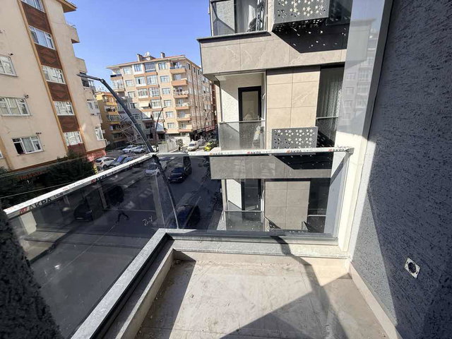 ŞİRİNEVLERDE SIFIR METRO VE METROBÜSE 5 DK. 3+1 KİRALIK