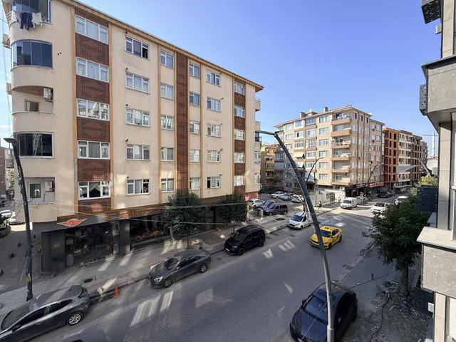 ŞİRİNEVLERDE SIFIR METRO VE METROBÜSE 5 DK. 3+1 KİRALIK