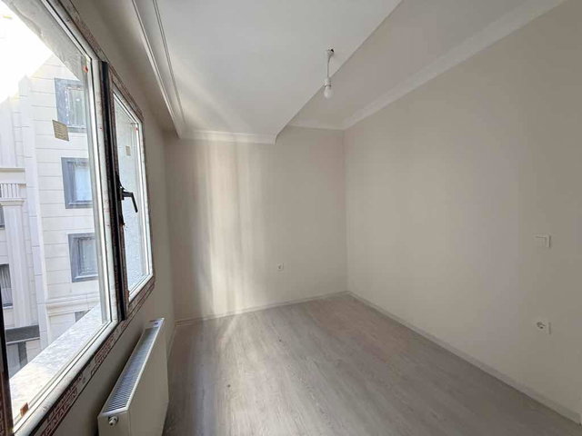ŞİRİNEVLERDE SIFIR METRO VE METROBÜSE 5 DK. 3+1 KİRALIK