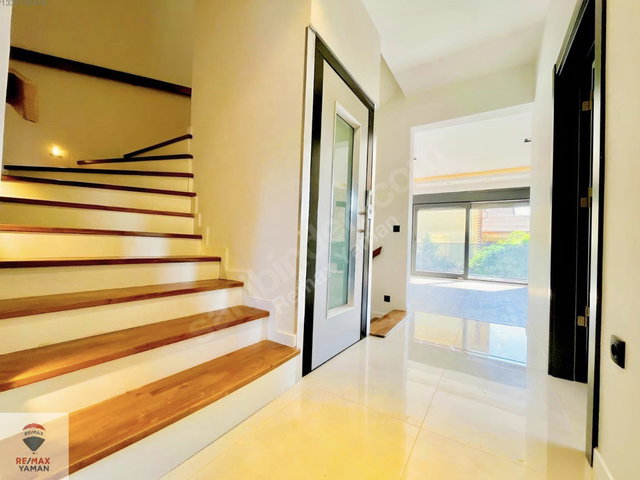 DARICA BAYRAMOGLU ASANSÖRLÜ 300M2 KİRALIK VİLLA