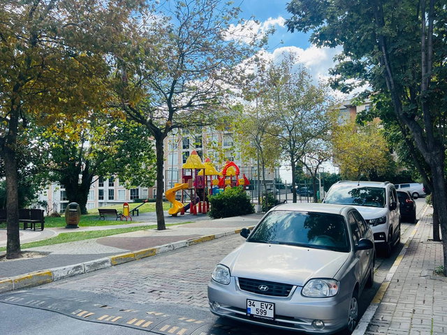 BEYLİKDÜZÜ ADNAN KAHVECİ MAHALLESİ 2+1