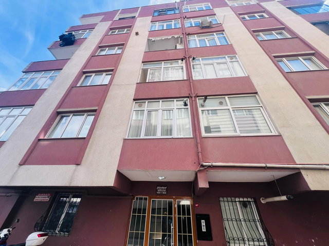 BEYLİKDÜZÜ ADNAN KAHVECİ MAHALLESİ 2+1