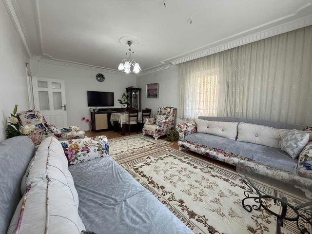 DEREBOYU CADDE ÜZERİ, KATTA, YAPILI 3+1 MASRAFSIZ SATILIK DAİRE