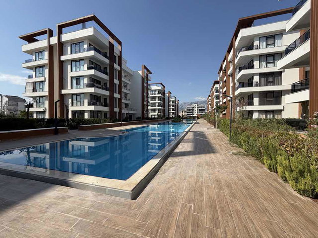 RENGİ ANTALYA GREEN LİFE SİTESİNDE KİRALIK 1+1 DAİRE