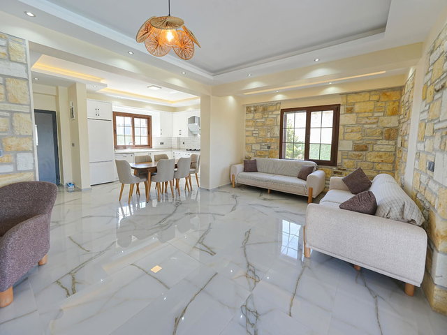 FOÇAKÖY'DE ÖZEL MIMARILI, HAVUZLU, ŞÖMINELI 3+1 MÜSTAKIL VILLA