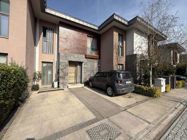 ÇEKMEKÖY ÖMERLI DEKAR KIYIBAHÇE EŞYALI KİRALIK VİLLA