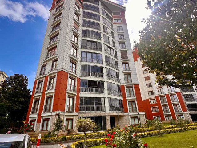 ÜMRANIYE KASRILENA SITESINDE SATILIK 3+1 DAIRE