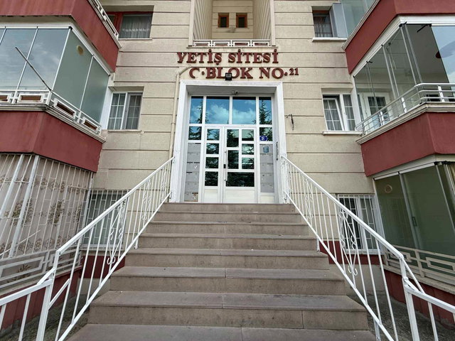 SİNCAN ERTUĞRULGAZİ MAH. YETİŞ SİTESİ 3+1 FULL YAPILI SATILIK DAİRE