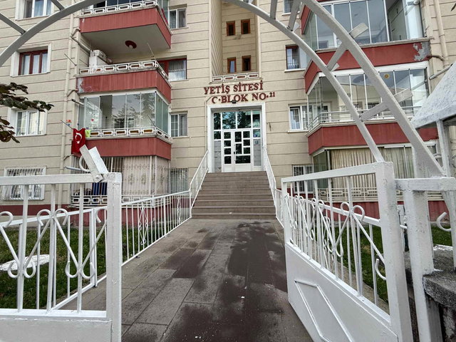 SİNCAN ERTUĞRULGAZİ MAH. YETİŞ SİTESİ 3+1 FULL YAPILI SATILIK DAİRE