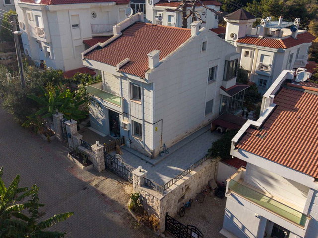 TAM MÜSTAKİL BAHÇELİ GENİŞ KULLANIŞLI VİLLA