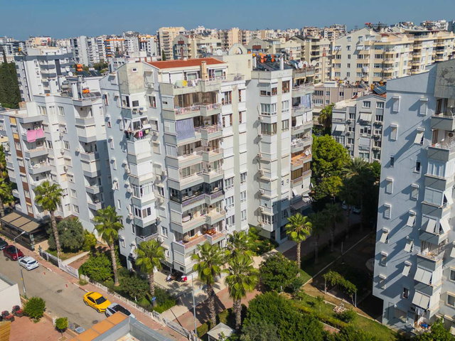 ANTALYA MURATPAŞA YEŞİLBAHÇE' DE 4+1  - 175 M² NET - 3 CEPHELİ - BALKONLU