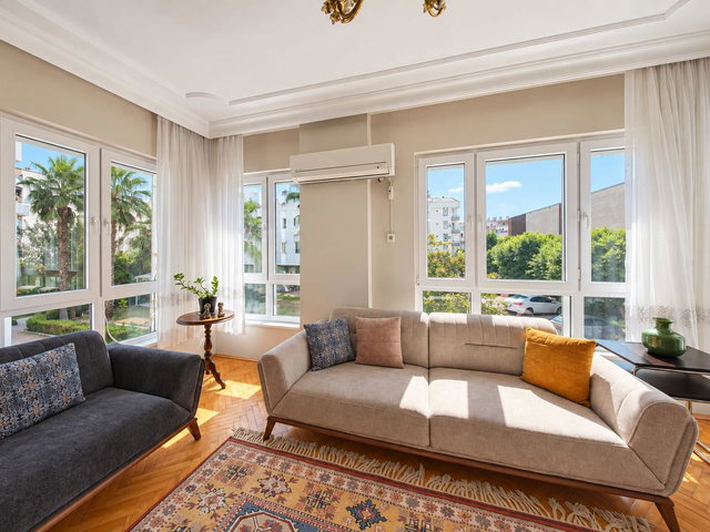ANTALYA MURATPAŞA YEŞİLBAHÇE' DE 4+1  - 175 M² NET - 3 CEPHELİ - BALKONLU