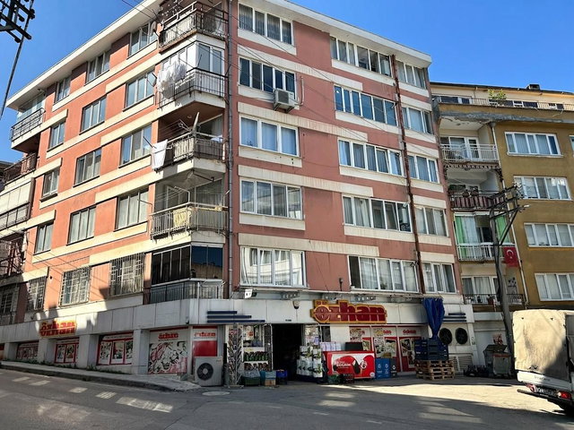 REMAX AREA'DAN ŞEHRİN MERKEZİNDE, HEYKEL'DE,  KIZ LİSESİNE YAKIN KIRALIK 3+1 DAIRE