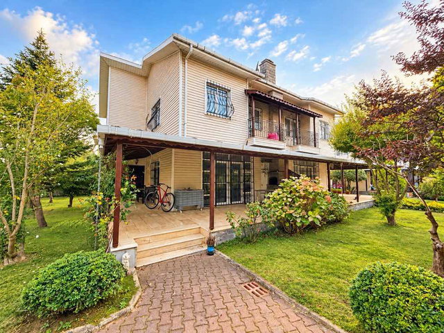 ŞİLE KUMBABA MAHALLESİ – SİTE İÇİNDE KİRALIK 5+1 VİLLA